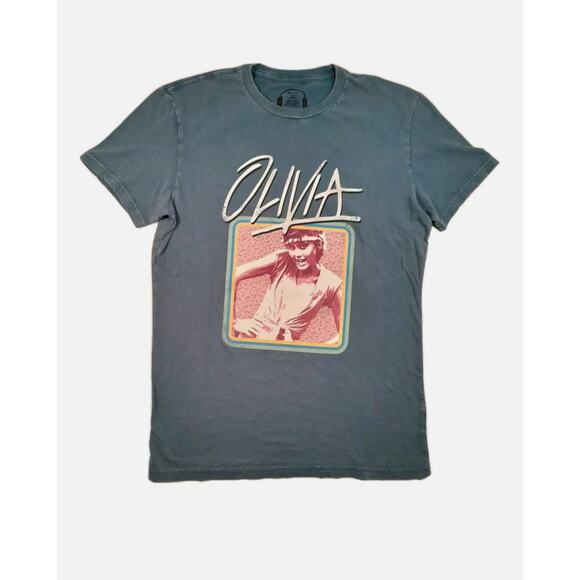 Olivia Newton John ONJ T-Shirt NWT Lee Classic Fit Size Small - Picture 1 of 4